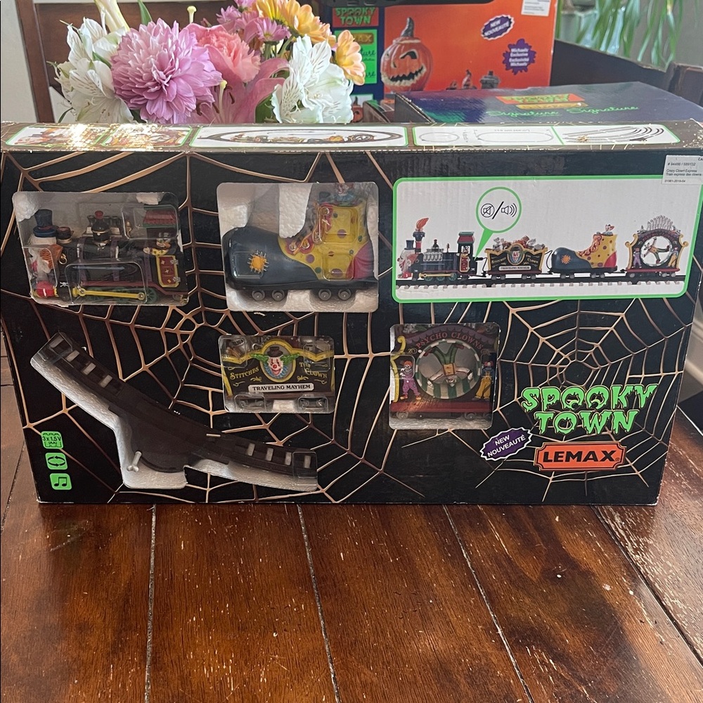 Lemax Spooky Town- Crazy Clown ExpressHalloween Train Set